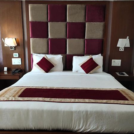 Hotel Grand Mehfil Amravati Exterior photo